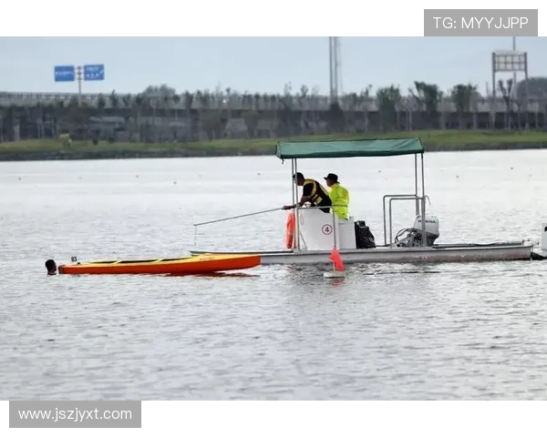 南京球迷 “人走场净” 赛场内外皆风景(1)